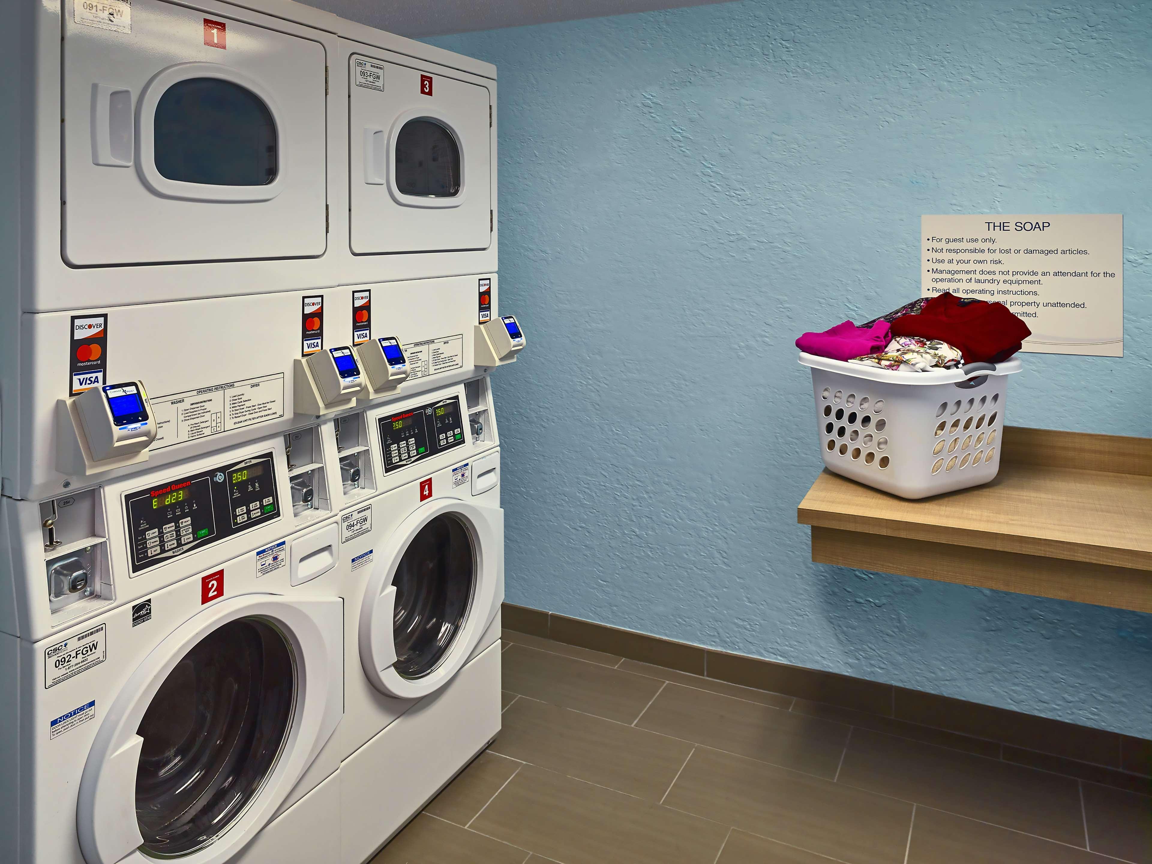 Sonesta Simply Suites Memphis East Poplar Pike Esterno foto